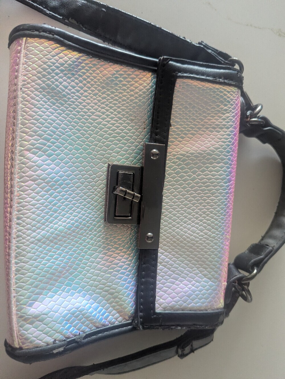 Nasty Gal x Nila Anthony Hologram At Me Bag - Picture 2 of 16